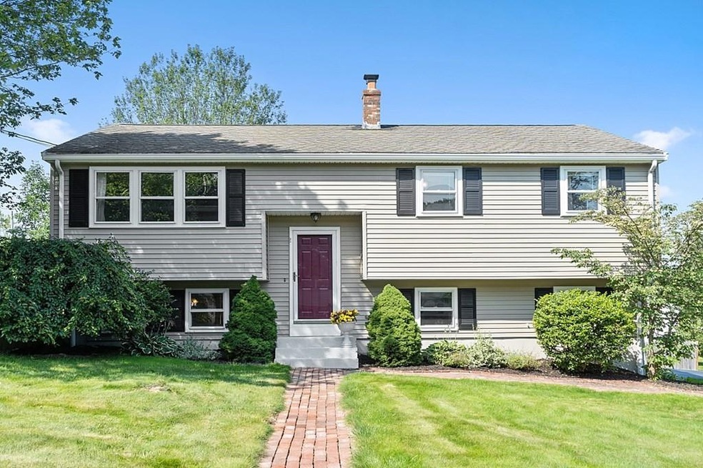 2 Garfield Ave, Shrewsbury, MA 01545 - photo 1