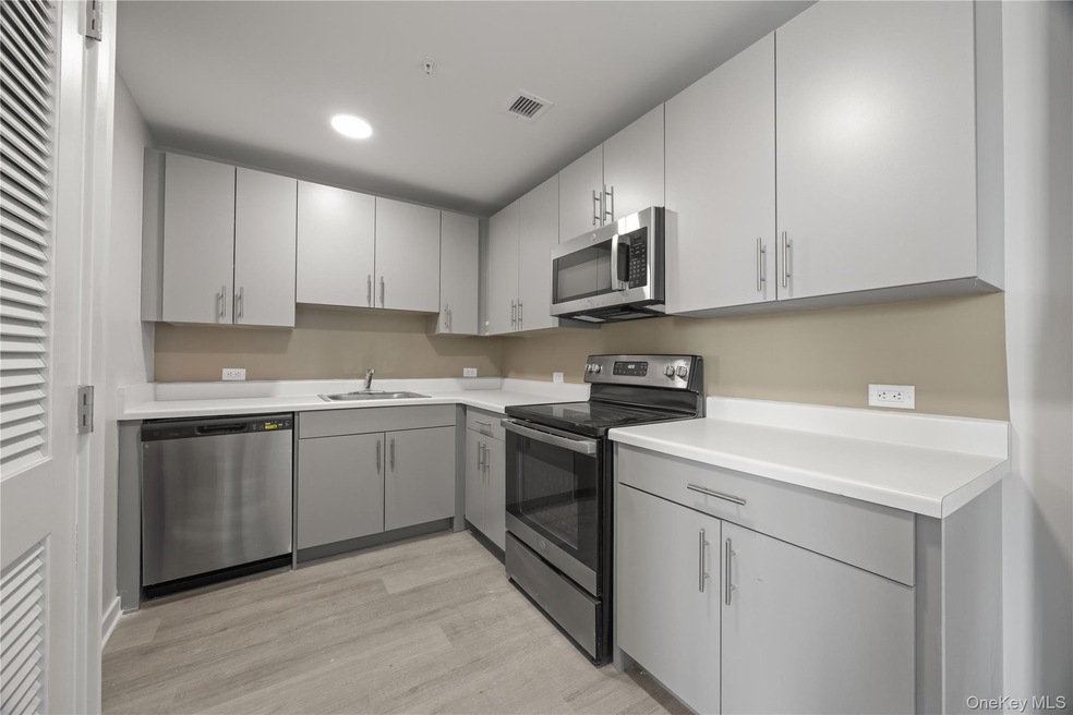 56 Prospect St unit 514, Yonkers, NY 10701 - photo 1