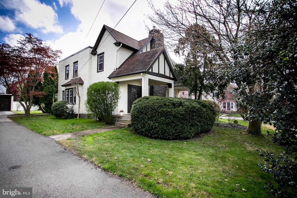 2305 Chestnut Ave, Ardmore, PA 19003 - photo 1