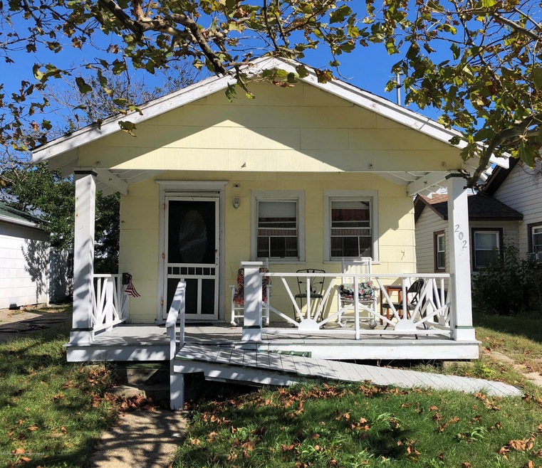 202 17th Ave, Belmar