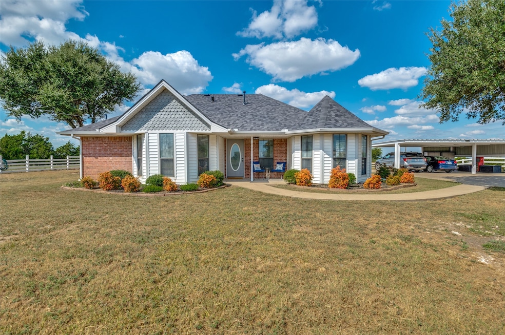 1510 Apple Ln, Midlothian, TX 76065 - photo 1