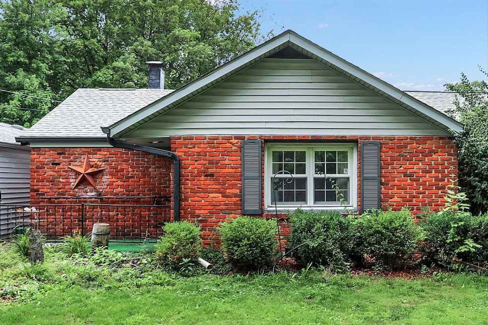 220 S 18th Ave, Beech Grove, IN 46107 - photo 1