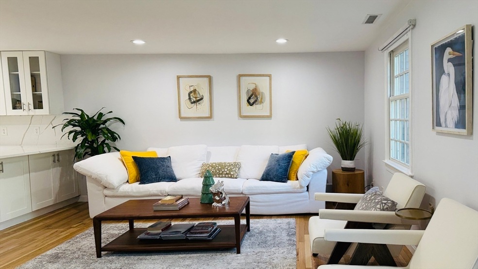 Pending $859,000 • Co-Listing Agent