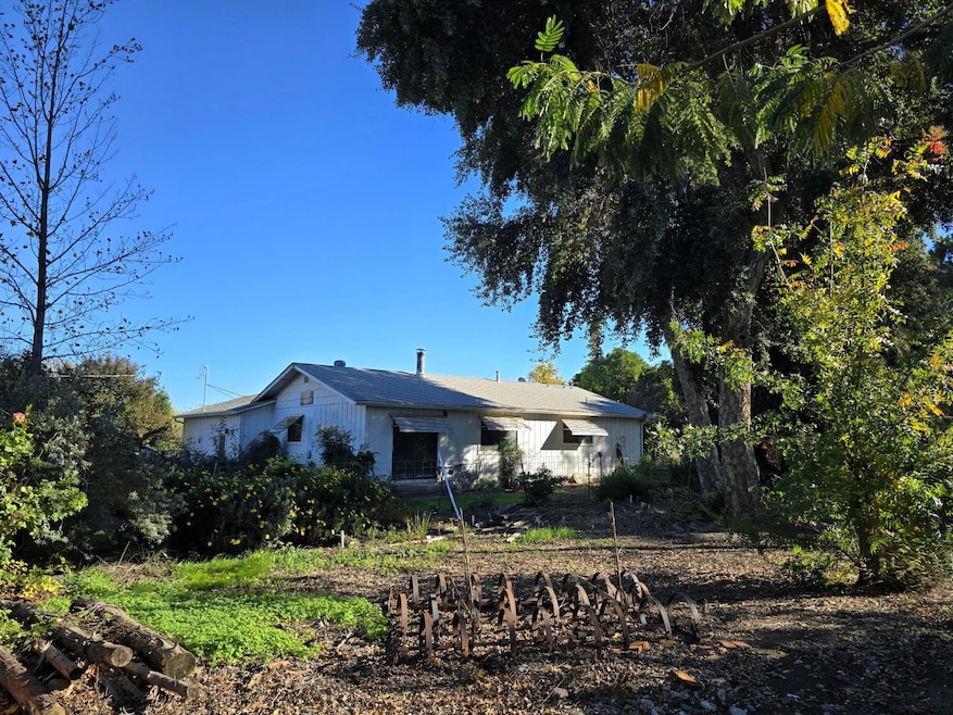 832 Old Hwy 99 W, Arbuckle, CA 95912 - photo 1