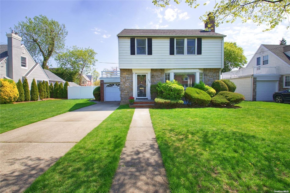 200 Groton Place, West Hempstead, NY 11552 - photo 1