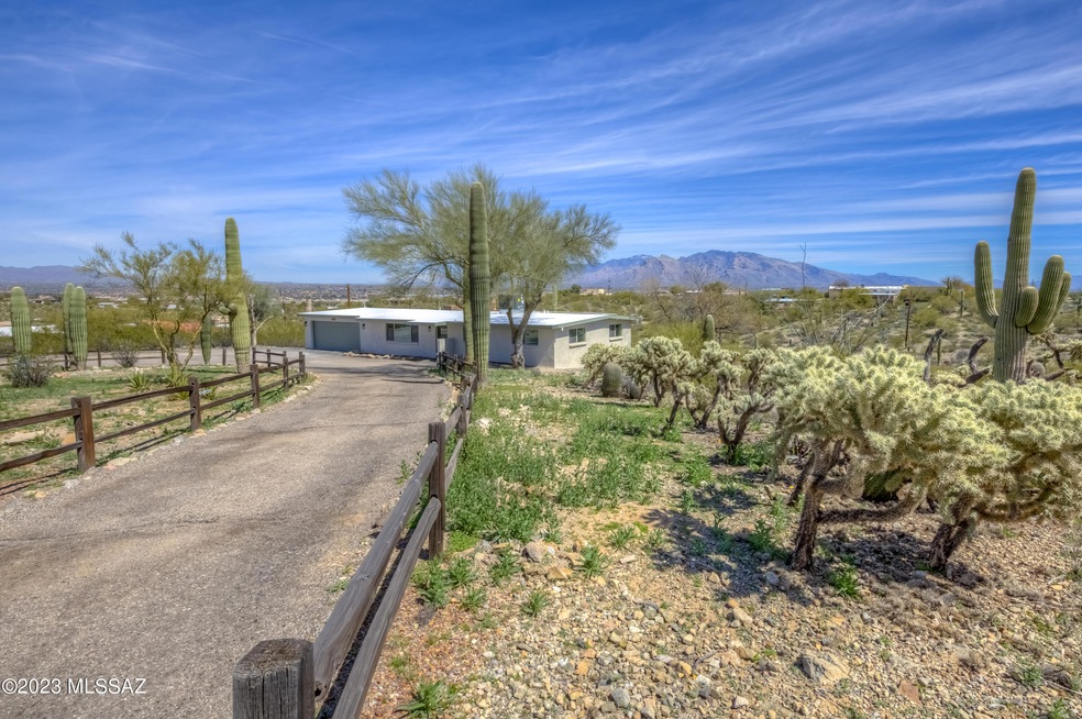 Front View with Catalina Mtns Behind