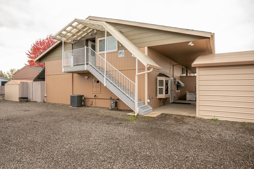 3766 Jane Ann Ln, White City, OR 97503 - photo 1