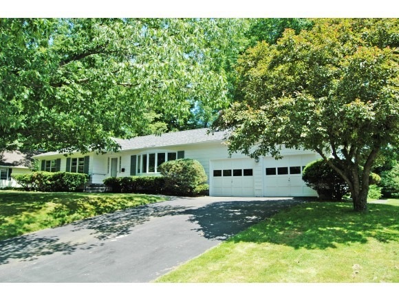 13 Maplewood Ln, Essex Junction, VT 05452 - photo 1