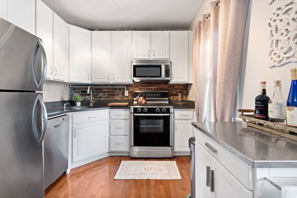 293 W 2nd St unit 2, Boston, MA 02127 - photo 1