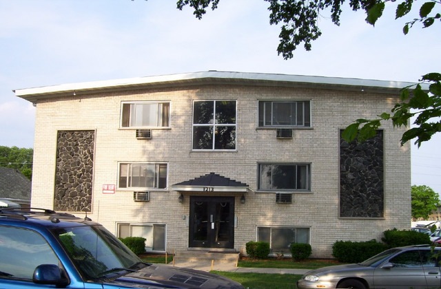 1213 N 34th Ave unit 2, Melrose Park, IL 60160 - photo 1