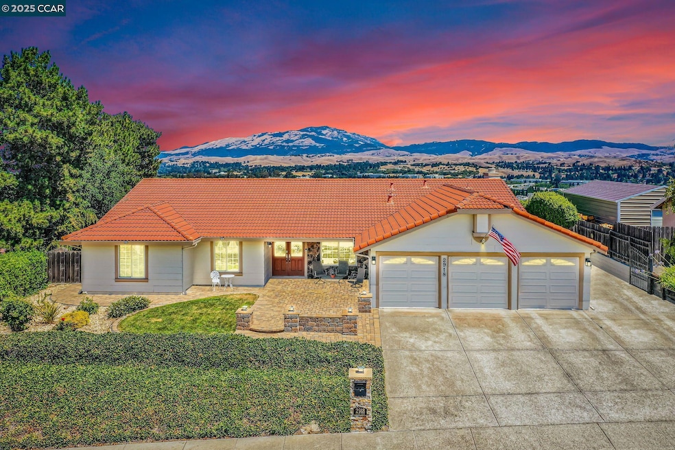 Sold $2,011,000 • Co-Listing Agent