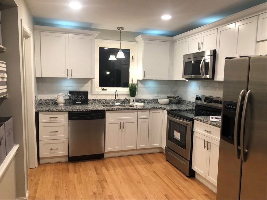 171 Pierce Ave, Warwick, RI 02888 - photo 1