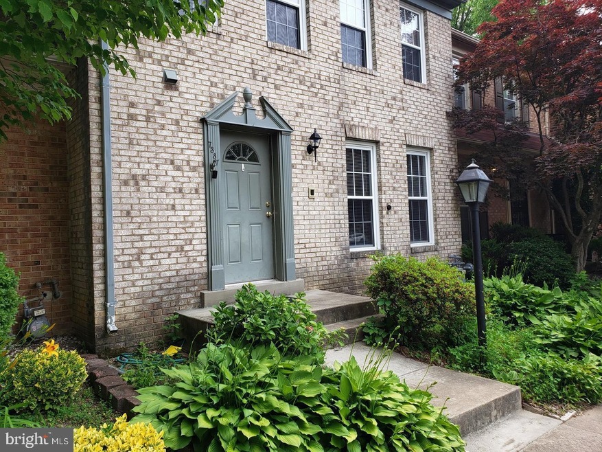 7387 Jiri Woods Ct, Springfield, VA 22153 - photo 1