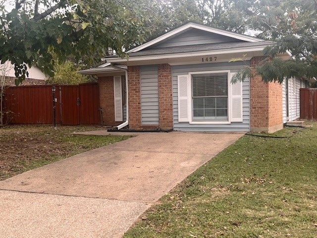 1427 Noble St, Denton, TX 76209 - photo 1