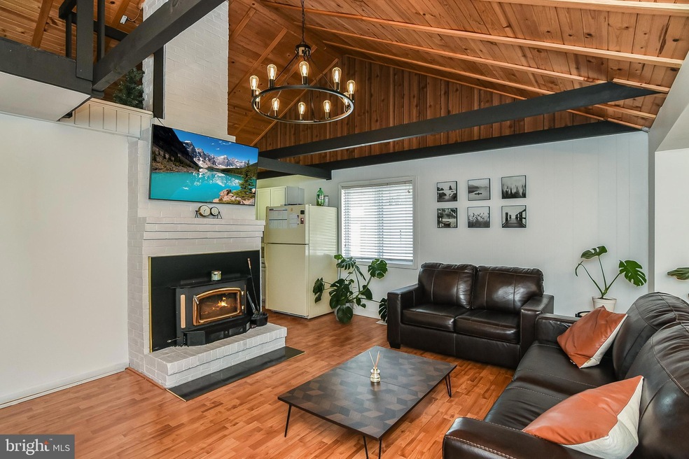 283 Wakefield Dr, Colonial Beach, VA 22443 - photo 1