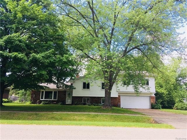 WELCOME to 2377 Terness 4 bedroom3 bathrooms!