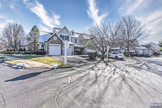 4 Hancock Ct, Basking Ridge, NJ 07920 - photo 1