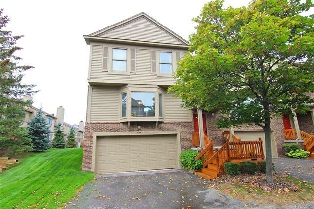 Beautifully maintained Aspen Ridge Condo
