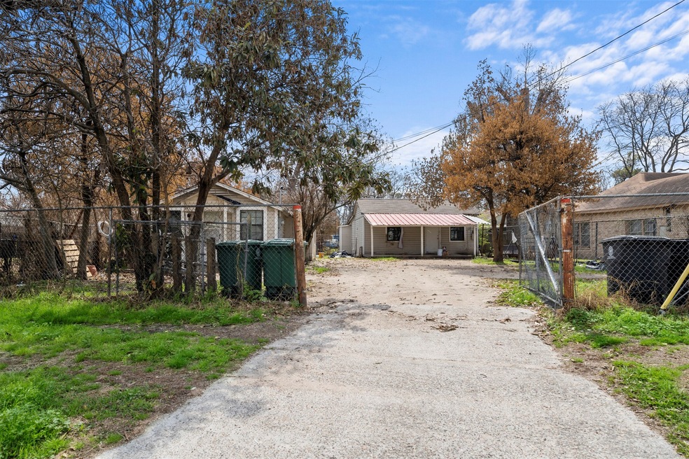 2510 Woodard St, Houston, TX 77026 - photo 1