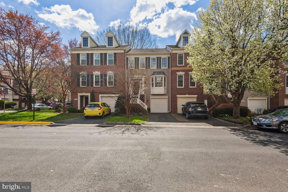 6893 Mclean Province Cir, Falls Church, VA 22043 - photo 1