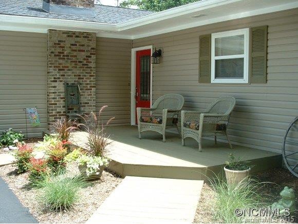 196 Ridgewood Acres Dr, Hendersonville, NC 28792 - photo 1