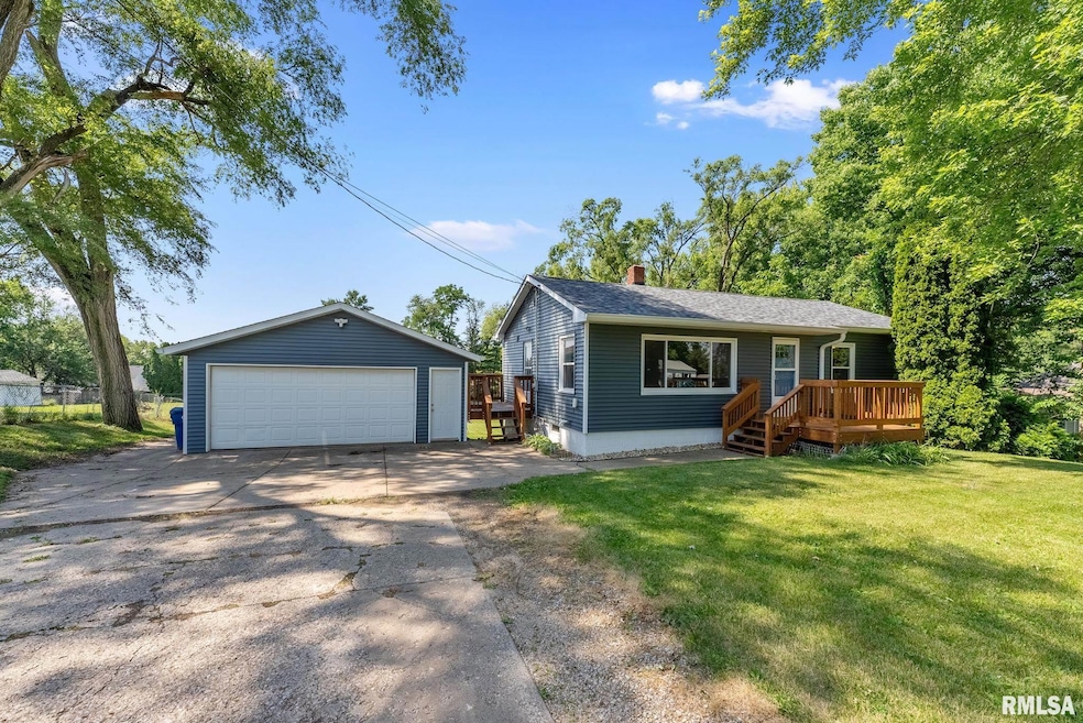 2705 W 47th St, Davenport, IA 52806 - photo 1