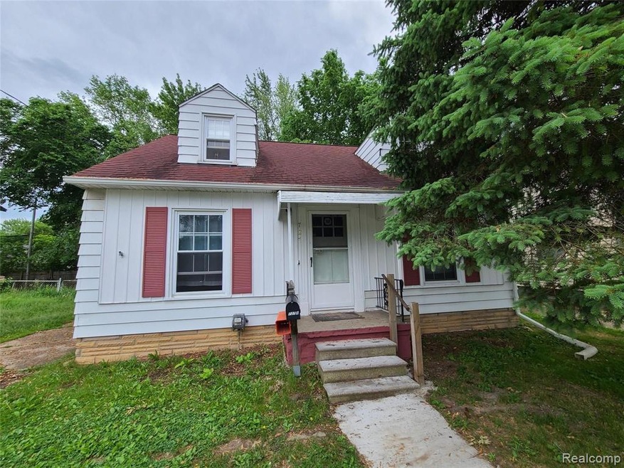 727 W Atherton Rd, Flint, MI 48507 - photo 1