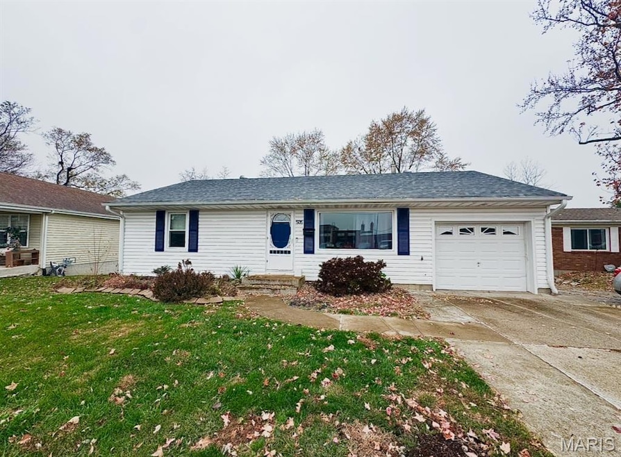 505 Blumhoff Ave, Wentzville, MO 63385 - photo 1