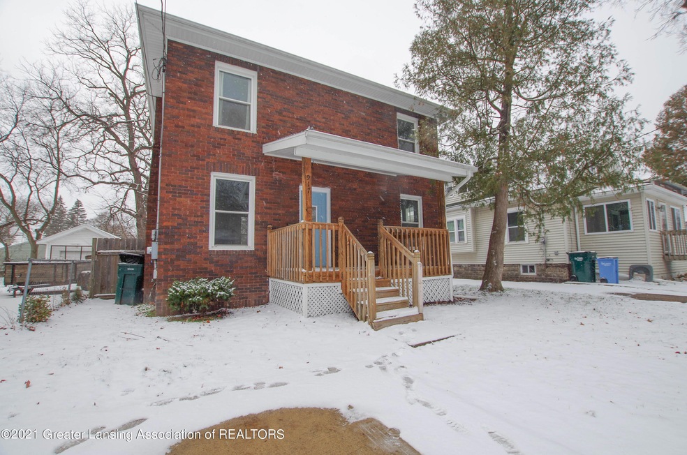 917 Clyde St, Lansing, MI 48915 - photo 1