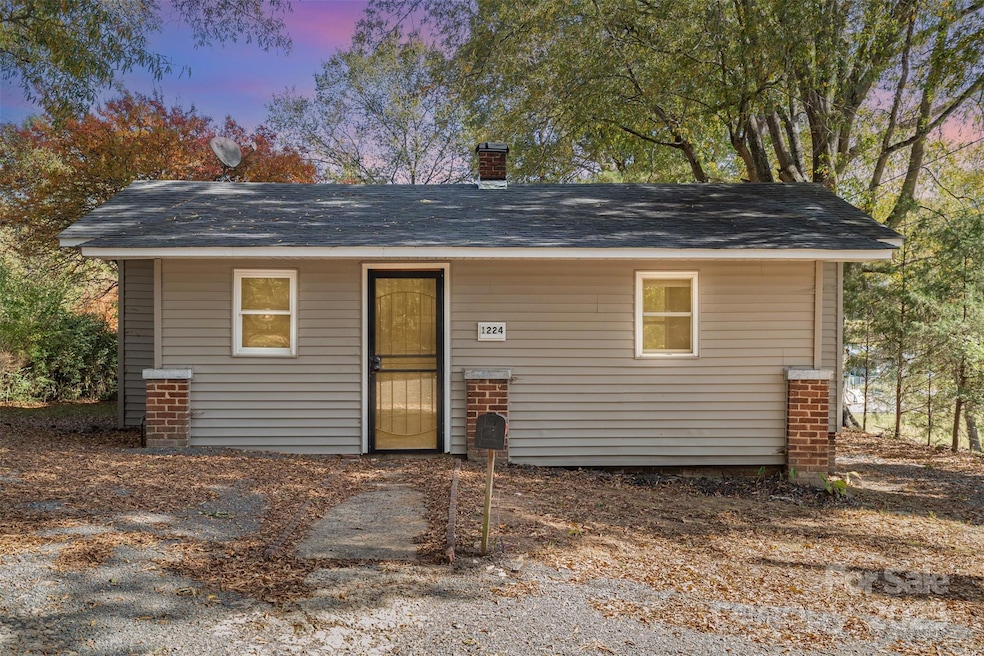 For Sale $165,000 • Co-Listing Agent