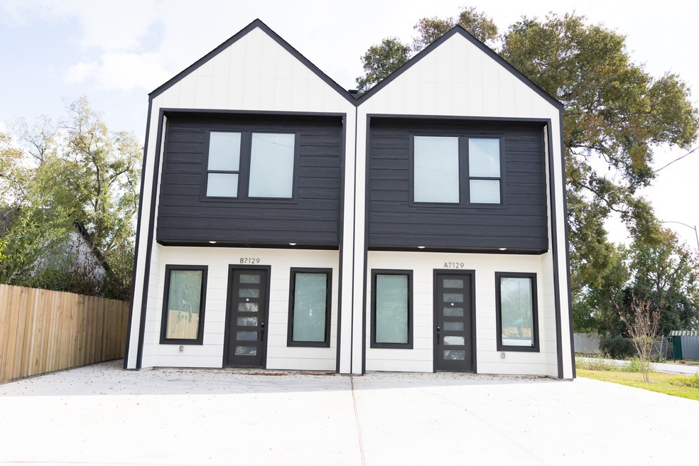 7129 Sidney St unit A, Houston, TX 77021 - photo 1