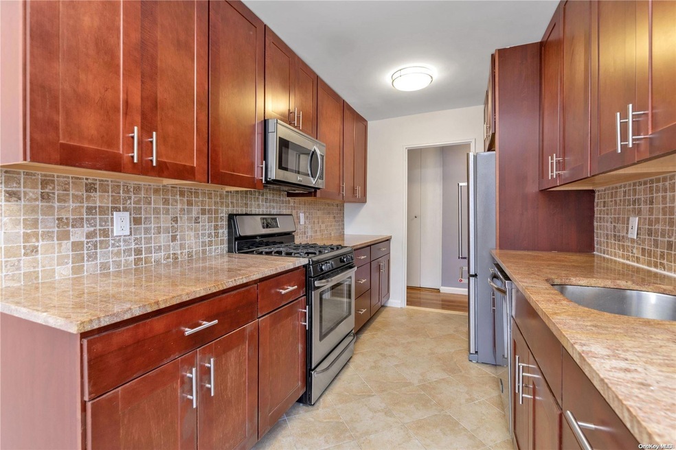 20939 23rd Ave unit 5F, Bayside, NY 11360 - photo 1