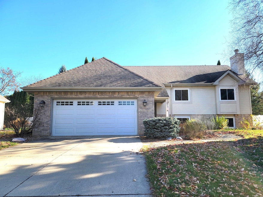 1823 Wallinford Dr, Sun Prairie, WI 53590 - photo 1