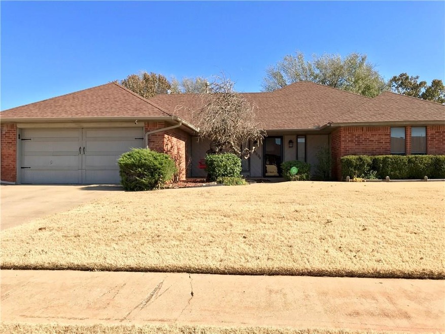 1900 Sequoyah Ct, Moore, OK 73160 - photo 1