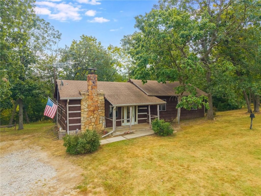 23291 Christian Rd, Braymer, MO 64624 - photo 1