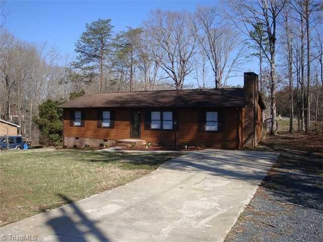 3001 Sharron Dr, Asheboro, NC 27205 - photo 1