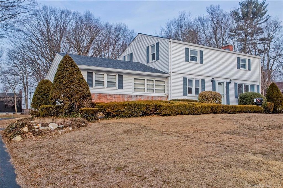 3 Quaker Ln, Enfield, CT 06082 - photo 1