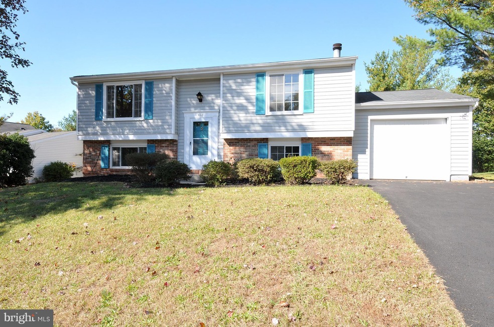 3012 Summershade Ct, Herndon, VA 20171 - photo 1