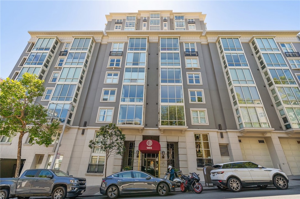 Sold $1,025,000 • Co-Listing Agent