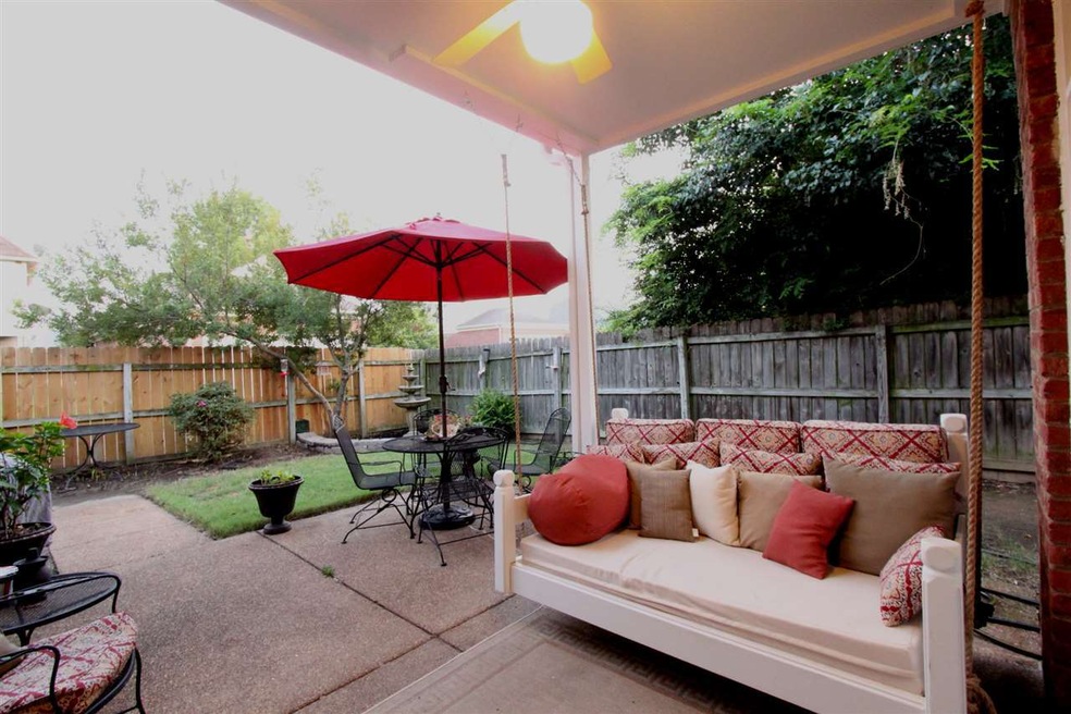 You will love this. 2k swingbed, covered patio, fo