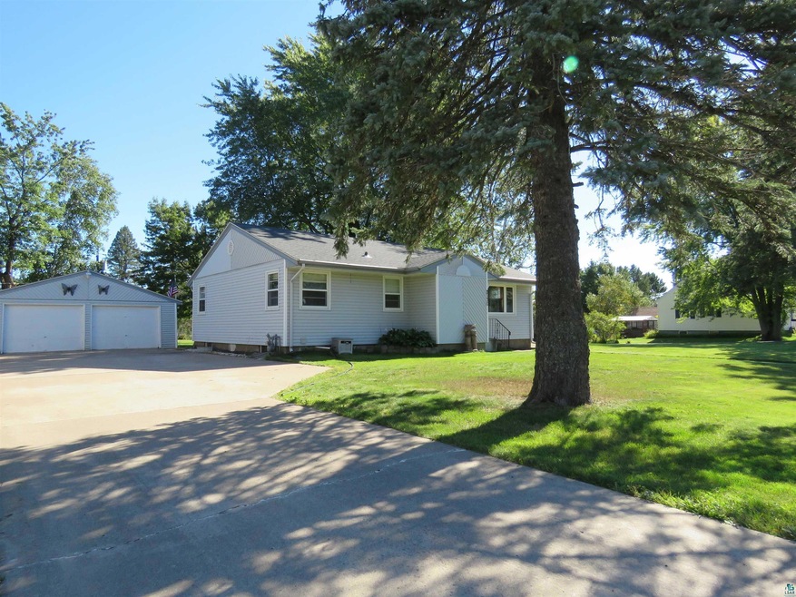 2130 W 22nd St, Duluth, MN 55811 - photo 1