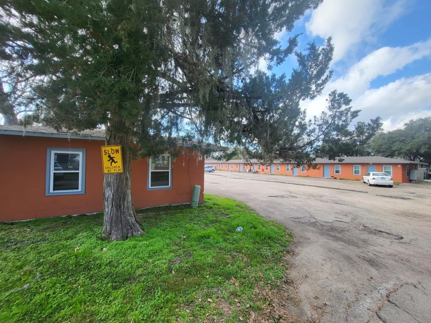 415 N Beauregard St unit 17, Alvin, TX 77511 - photo 1