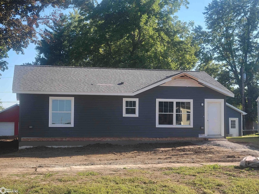 207 E Jefferson St, Mount Ayr, IA 50854 - photo 1