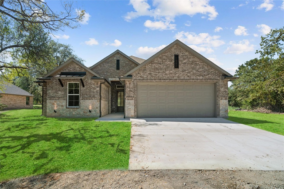 1080 N Cardinal Rd, Azle, TX 76020 - photo 1