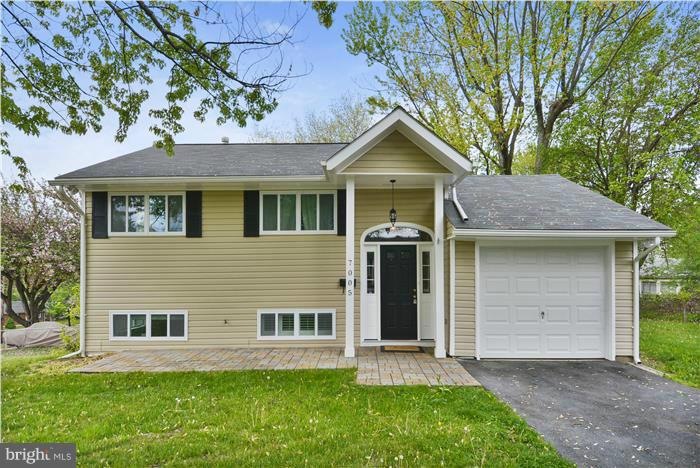 7005 Hastings Dr, Capitol Heights, MD 20743 - photo 1