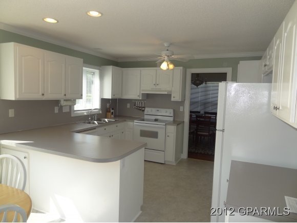 2249 Valley Dr, Winterville, NC 28590 - photo 1