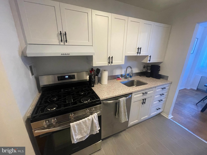 4343 Cherry Hill Rd unit 201, Arlington, VA 22207 - photo 1