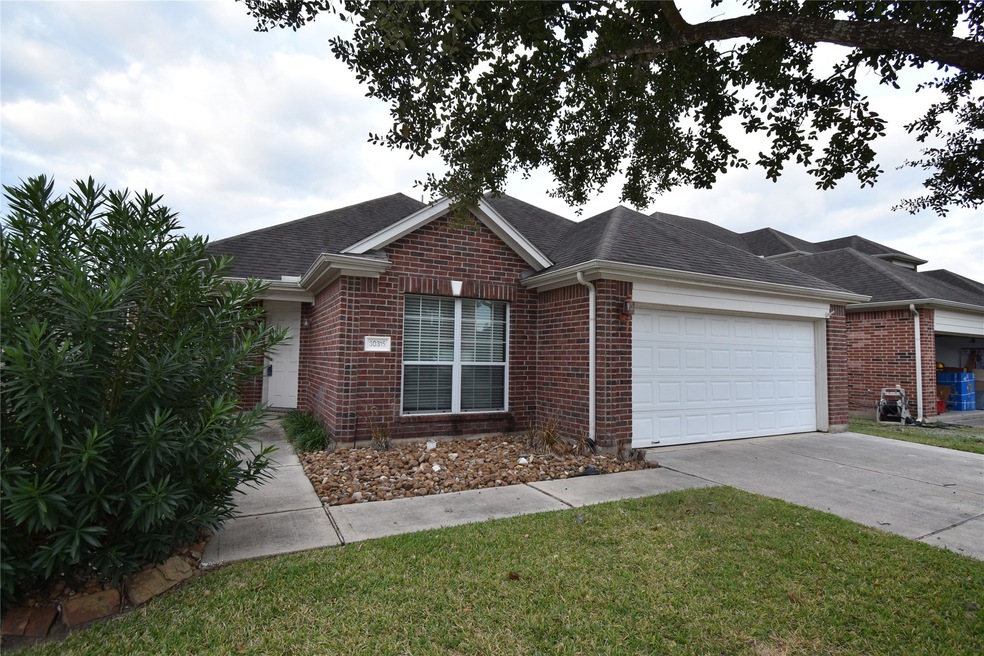 30315 Castle Forest Dr, Spring, TX 77386 - photo 1