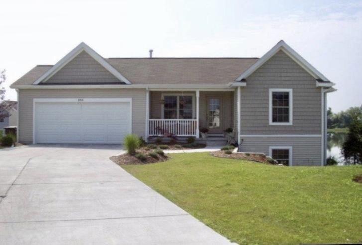 Front pic of home daybreak