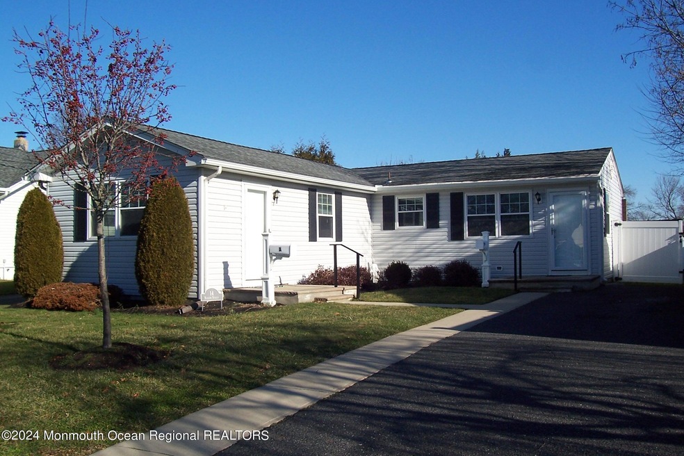 14 Slocum St unit A, West Long Branch, NJ 07764 - photo 1